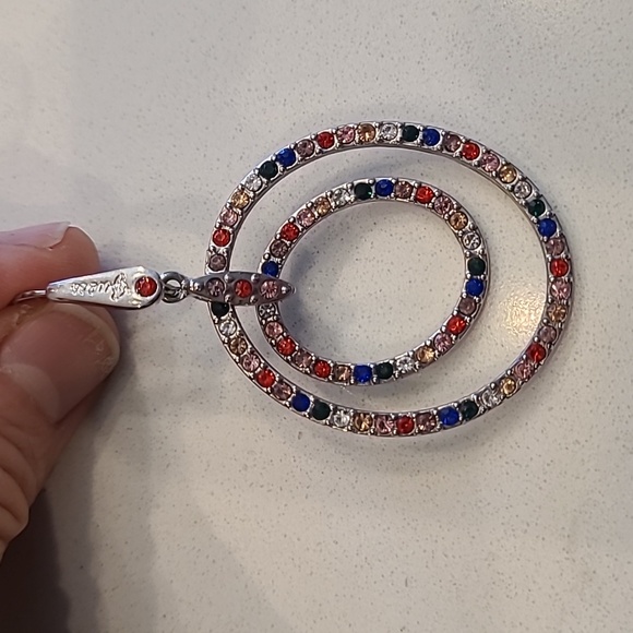 VINTAGE  Guess Statement Earrings - Picture 2 of 6